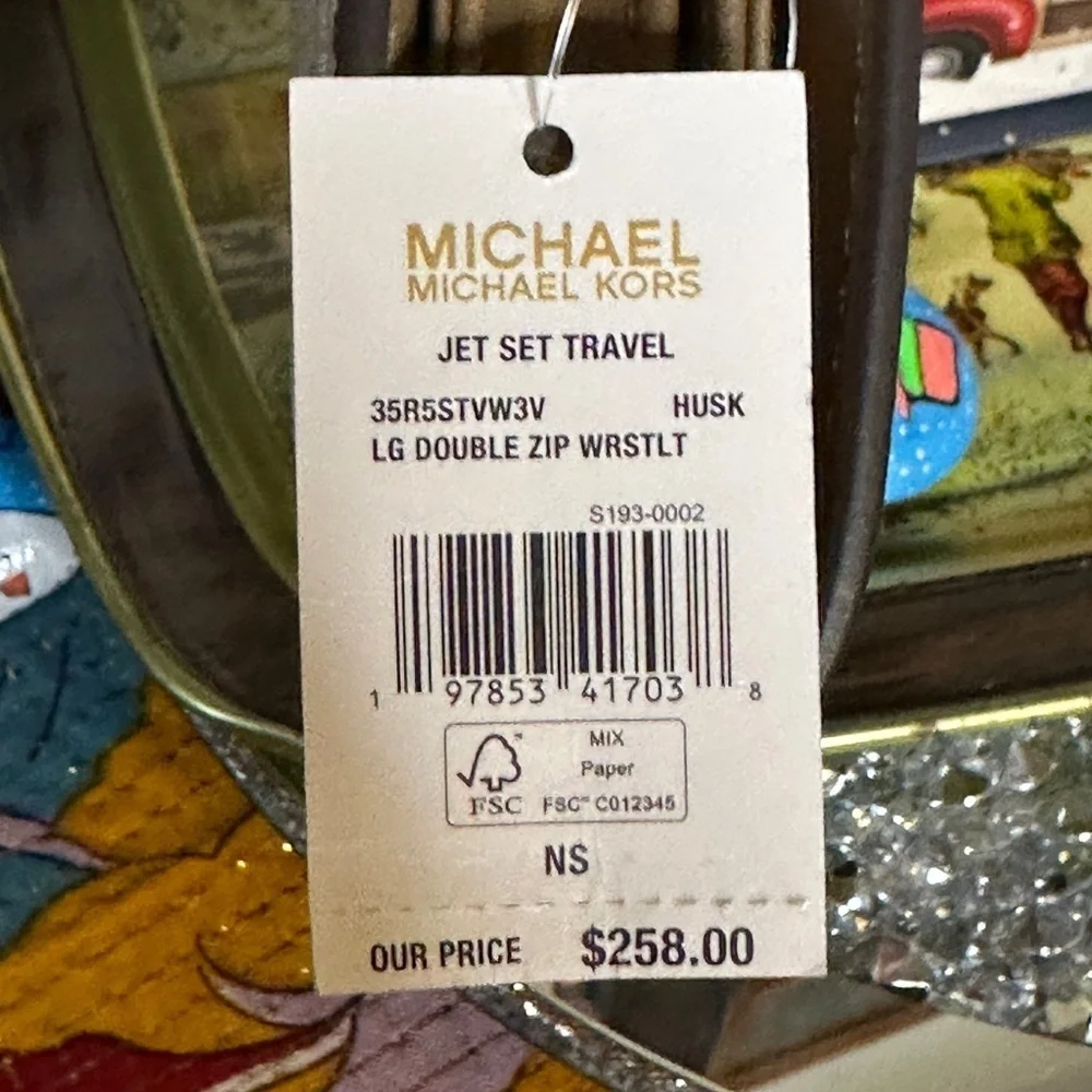 NWT Michael Kors Jet Set Travel Large Double Zip Wristlet. Retail $258.00